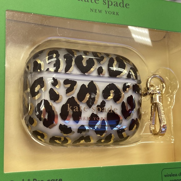 NWT! Kate Spade carrying case for AirPods Pro - Picture 9 of 10
